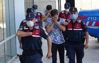 Tarihi eserleri satmaya kalkarken yakalandılar