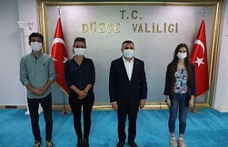 Teknofest birincilerine Vali Atay’dan ödül