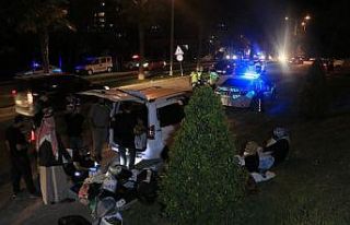 Terör ekiplerince aranan araç polisi alarma geçirdi