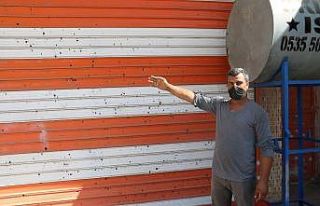 Teröristlerin attığı roketlerin izleri duruyor