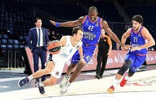 THY Euroleague’e Fener iyi, Efes kötü başladı