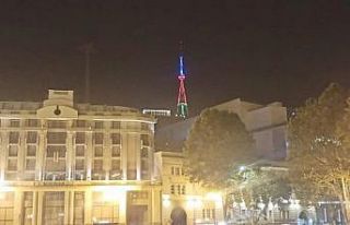 Tiflis Televizyon Kulesi, Azerbaycan bayrağının...