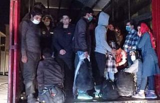 Tırla göçmen kaçakçılığı polise takıldı