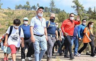 Toroslar’da ’Cumhuriyet doğa yürüyüşü’...