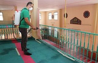 Toroslar’da ibadethaneler dezenfekte ediliyor