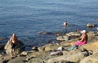 Trabzon’da Ekim ayında denize girdiler