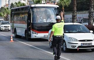 Trafik uygulamasında kurallara uymayan sürücülere...