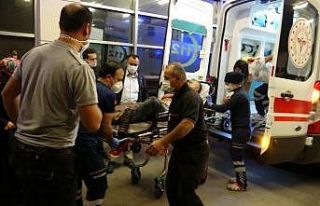 Tüfekle kendini vurdu