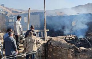 Tunceli’de 4 ev yandı, yaraların sarılması için...