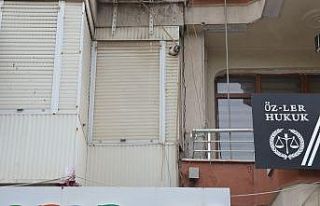 Turgutlu’da binalarda çatlaklar oluştu