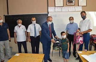 Türk Kızılay’ı Besni’de öğrencilere çanta...