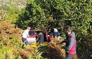 Türkeli’de otomobil şarampole yuvarlandı: 4 yaralı