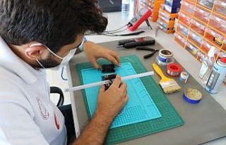 Türkiye’nin 5 santimetrelik ilk cep uydusu uzay...