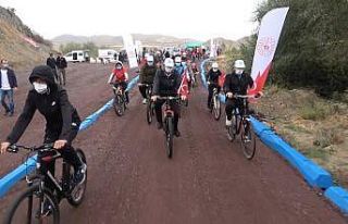 Türkiye’nin en uzun bisiklet yolunda pedallar 29...