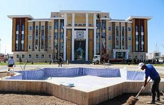 Tuşba Belediyesinin hizmet binası basına tanıtıldı