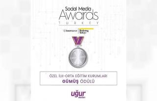 Uğur Okulları’na sosyal medyada ödül