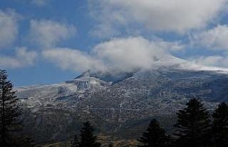 Uludağ’a mevsimin ilk karı