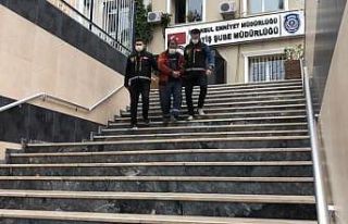 Ümraniye’de motosiklet hırsızlığı kamerada:...