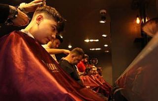 Üniversitelerin açılmaması kuaförleri endişelendiriyor