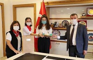 Üreten kadınlardan Özdemir’e teşekkür