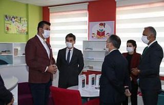 Ürgüp Belediyesi okullara tablet desteği sağladı