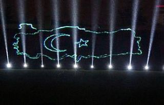 Uşak 29 Ekimi ışık gösterileriyle kutladı