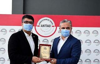 Uysal’dan iş insanlarına teşekkür