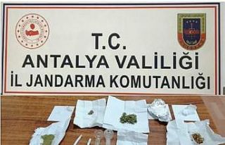 Uyuşturucu operasyonuna 4 gözaltı