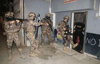 Uyuşturucu tacirlerine şafak operasyonu: 36 gözaltı...