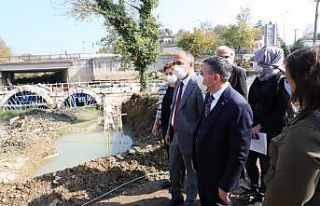 Vali Atay Roma dönemine ait tarihi taş köprüyü...