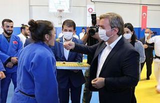 Vali Aydoğdu Tokyo Olimpiyatları’na kota alan...