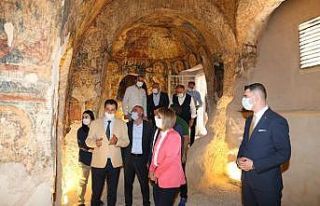 Vali Becel, Tatlarin yeraltı şehrini gezdi