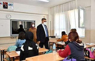 Vali Gürel’den okul ziyareti