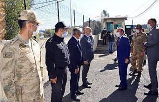 Vali Hüseyin Öner, Göle ilçesinde ziyaretlerde...