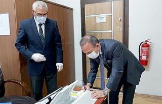 Vali Hüseyin Öner, kimlik kartına ehliyet bilgilerini...