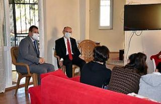 Vali Karadeniz çocuklarla bir araya geldi