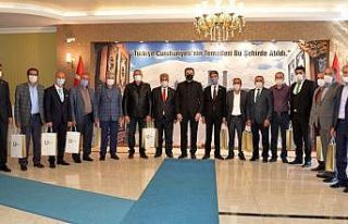 Vali Memiş muhtarları kabul etti