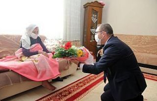 Vali Polat’tan Cumhuriyet çınarlarına ziyaret