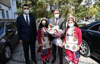 Vali Şıldak, Bigadiç’te sosyal mesafe uyarısı...