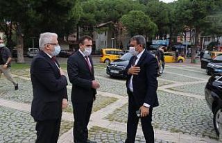 Vali Şıldak Burhaniye ziyaretinde Başkan Deveciler’i...