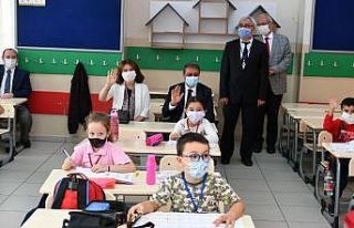 Vali Şıldak, okullarda alınan pandemi önlemlerini...