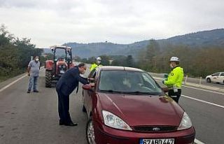 Vali Tutulmaz trafik kontrol noktasını denetledi