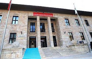 Valilik binasının kapıları vatandaşa açıldı