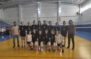 Van Büyükşehir Belediyesi Kadın Voleybol Takımından...