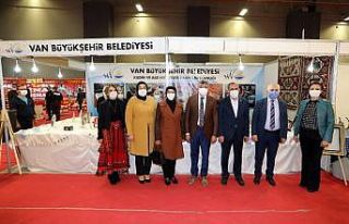 Van Büyükşehir Belediyesi stantlarına büyük...