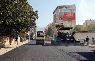 Van Büyükşehir Belediyesinin asfalt çalışması...