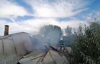Van’da çatı yangını