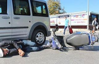 Yaralanan motosiklet sürücüsü, kıpırdamadan...