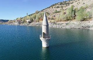 Yaşanan kuraklığı minareye bakıp ölçüyorlar