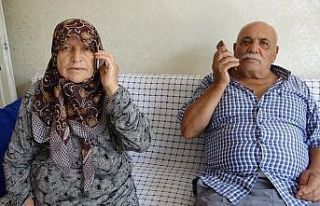 Yaşlı çiftin diş ve düğün parasını oğulları...